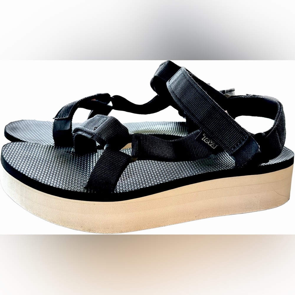 Teva Flatform Universal Size 10 Black and White Platform Sandals